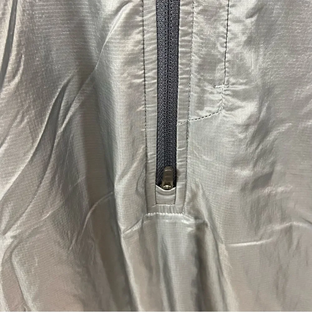 Men’s The North Face Mixed‎ Media Grey 1/4 Zipper Flashdry Jacket Size Medium
